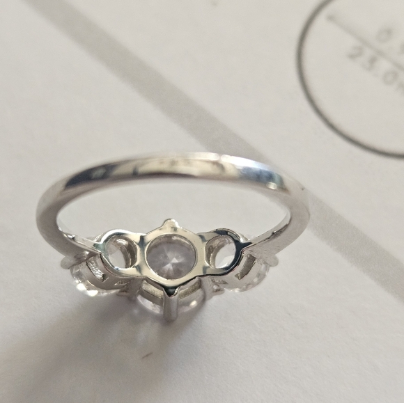 Elegant Silver Triple Stone Ring - Picture 7 of 10